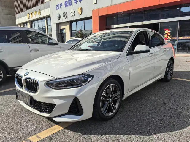 Фотография автомобиля — BMW 1 Series