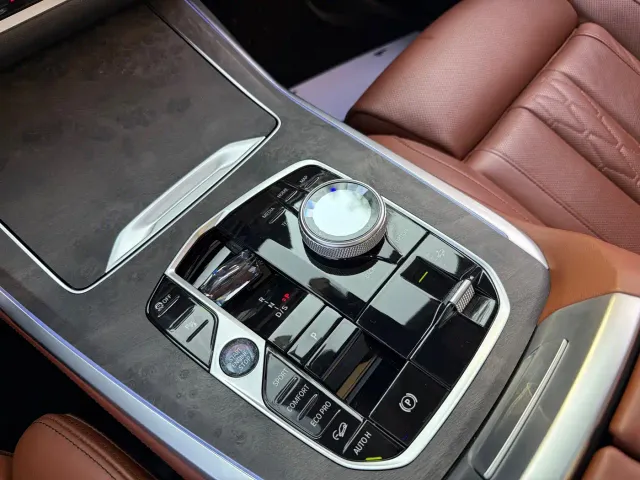 BMW X7 — Фото автомобиля 19