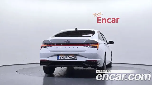 Hyundai Avante CN7 — Фото автомобиля 4