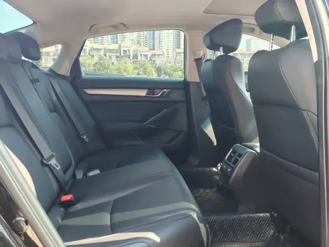 Honda Accord — Фото автомобиля 6