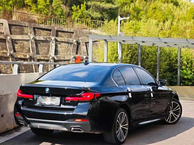 BMW 5 Series — Фото автомобиля 6