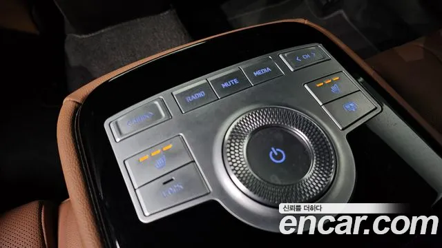 Genesis G80 Бензин 2.5 турбо AWD — Фото автомобиля 17