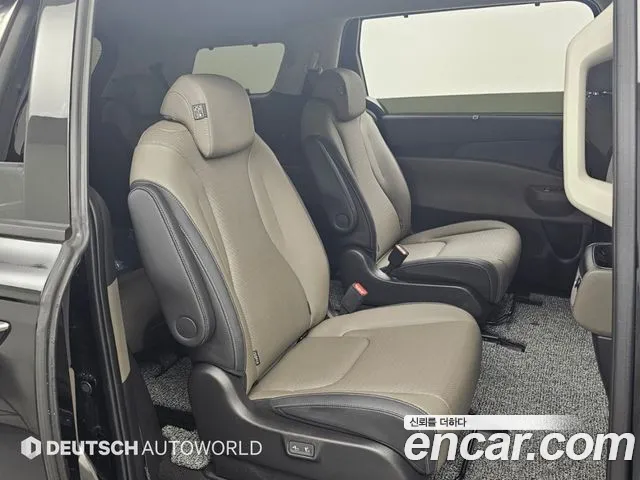 Kia Carnival — Фото автомобиля 12