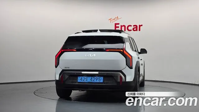 Kia EV3 — Фото автомобиля 4