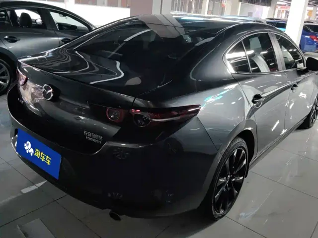 Mazda Axela — Фото автомобиля 3