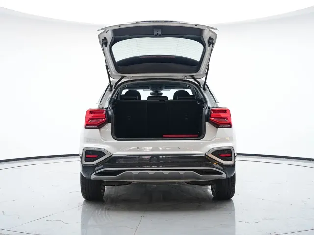 Audi Q2L — Фото автомобиля 9