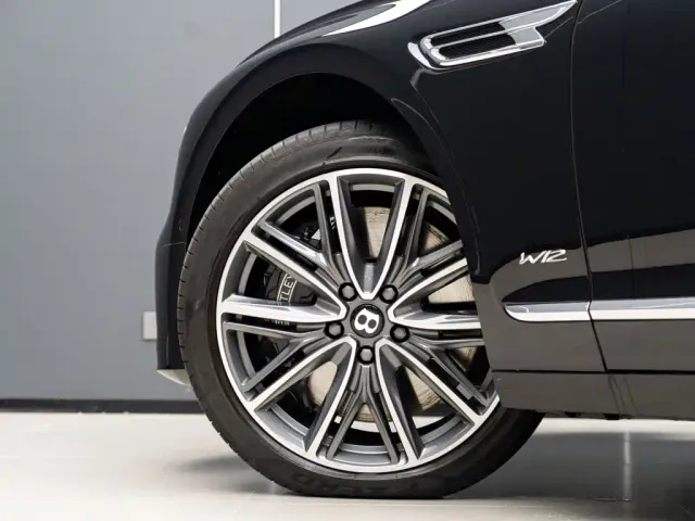 Bentley Flying Spur — Фото автомобиля 7