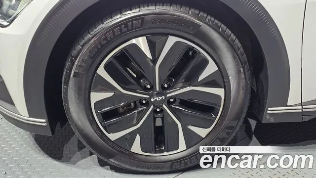 Kia EV6 — Фото автомобиля 5