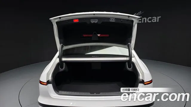 Hyundai Grandeur Grandeur (GN7) 2.5 Бензин 2WD — Фото автомобиля 15