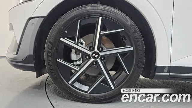 Hyundai Ioniq 5 New — Фото автомобиля 5
