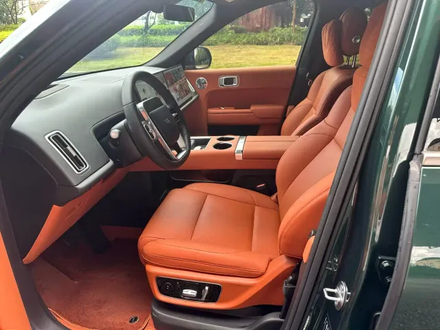 Li Auto L9 — Фото автомобиля 6