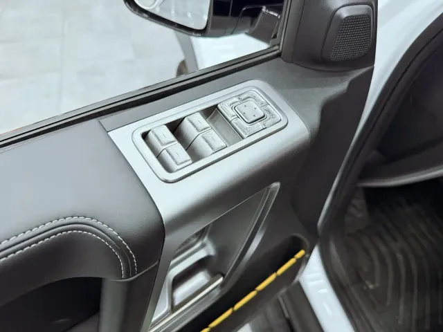 iCAR V23 — Фото автомобиля 16