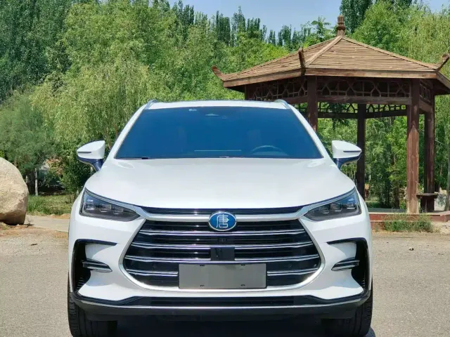 BYD Tang — Фото автомобиля 2
