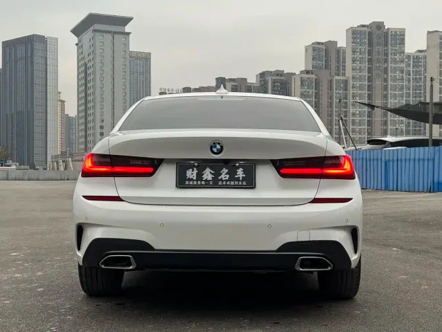 BMW 3 Series — Фото автомобиля 11