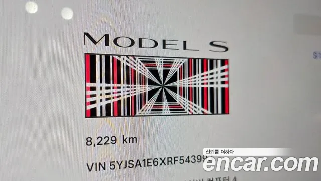 Tesla Model S — Фото автомобиля 11