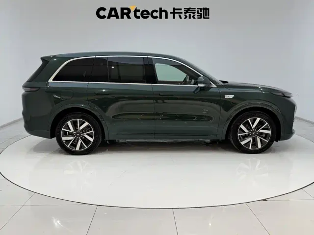 Li Auto L8 — Фото автомобиля 4