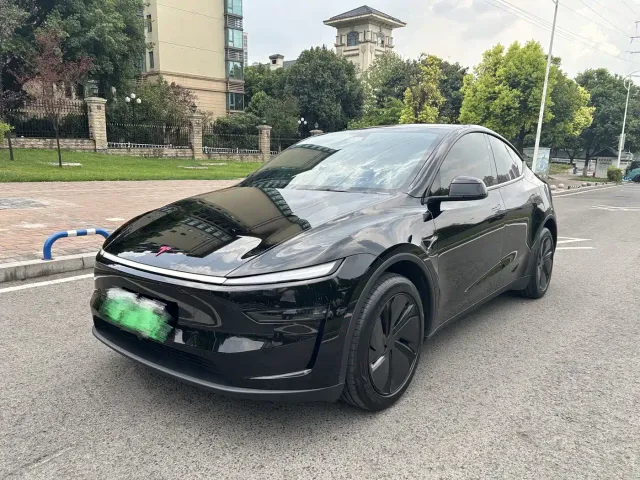 Фотография автомобиля — Tesla Model Y