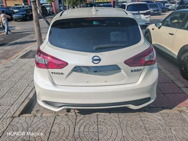 Nissan Tiida — Фото автомобиля 5