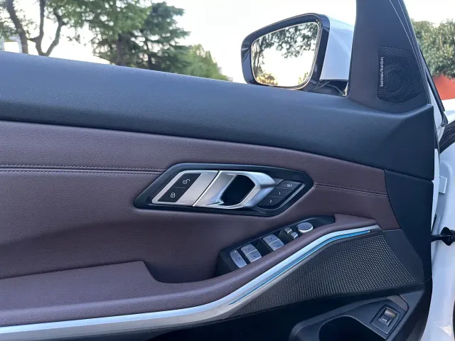 BMW 3 Series — Фото автомобиля 10