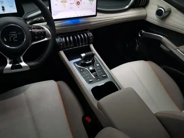 BYD Yuan PLUS — Фото автомобиля 16