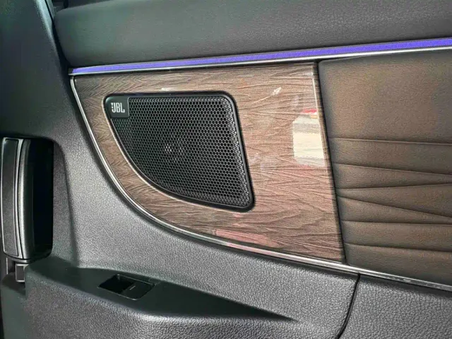 Toyota Vellfire — Фото автомобиля 8