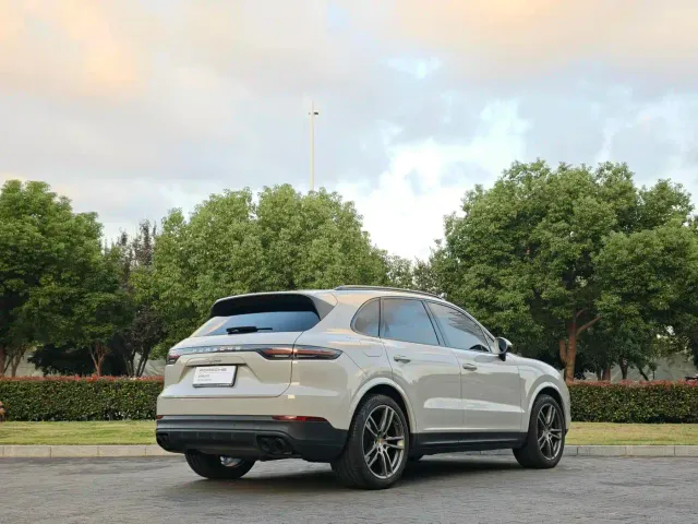 Porsche Cayenne — Фото автомобиля 5