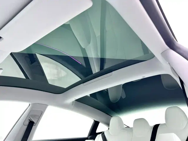 Tesla Model 3 — Фото автомобиля 14