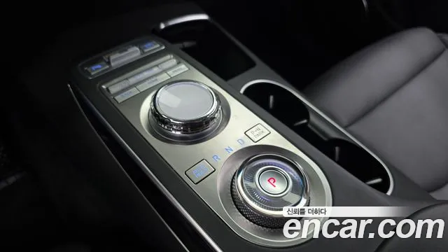 Genesis GV70 2.5T Бензин AWD — Фото автомобиля 8