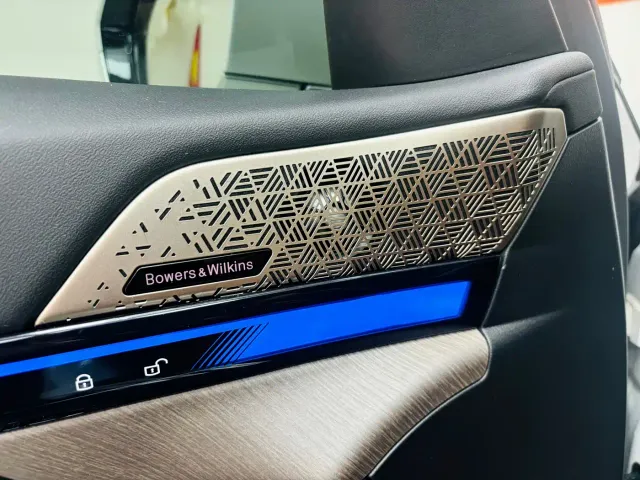 BMW 5 Series — Фото автомобиля 12
