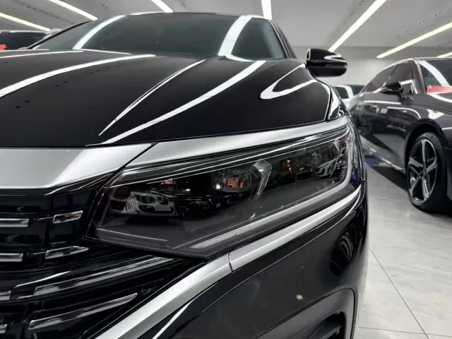 Volkswagen Passat — Фото автомобиля 24