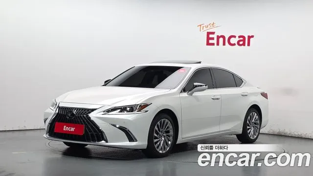 Фотография автомобиля — Lexus ES 7th Gen