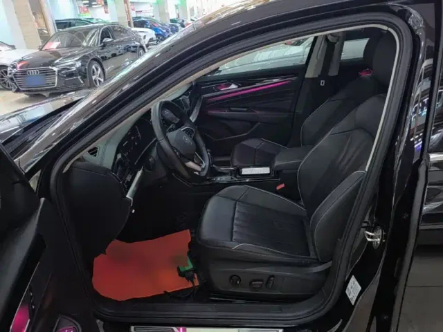 Volkswagen Passat — Фото автомобиля 10