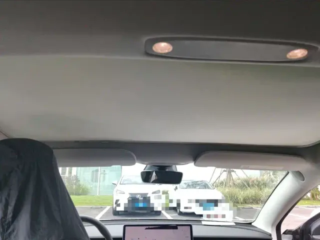 Tesla Model 3 — Фото автомобиля 13