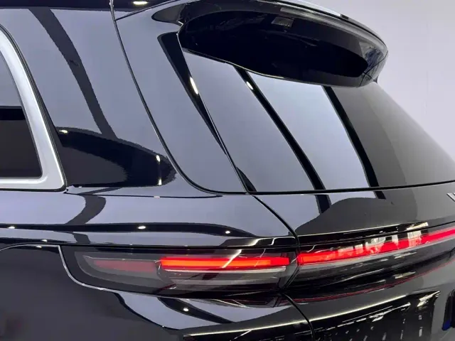 Li Auto L8 — Фото автомобиля 10