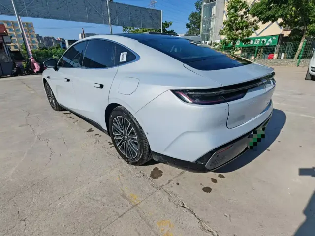 Geely Galaxy Xingyao 8 — Фото автомобиля 7
