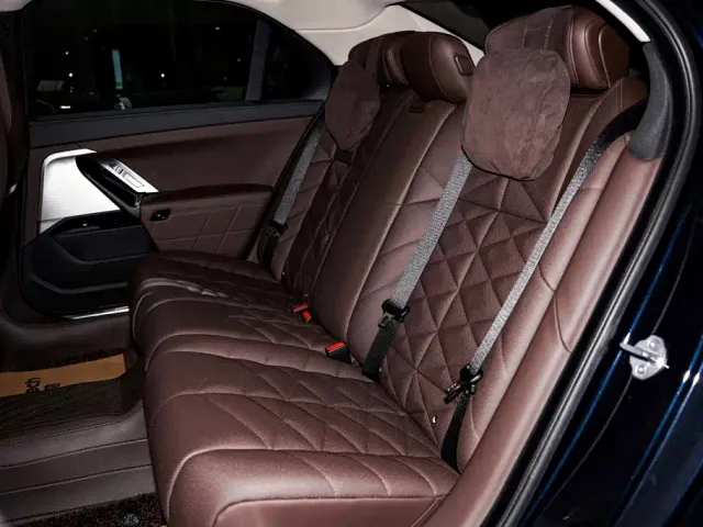 BMW 7 Series — Фото автомобиля 19