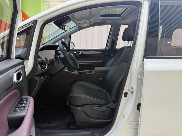 GAC Trumpchi M6 — Фото автомобиля 7