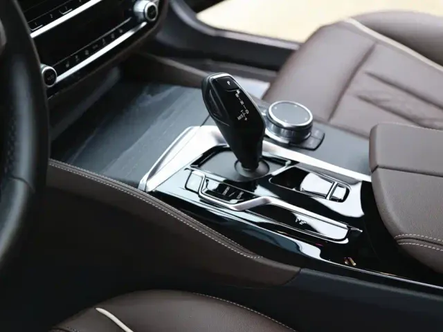 BMW 5 Series — Фото автомобиля 14