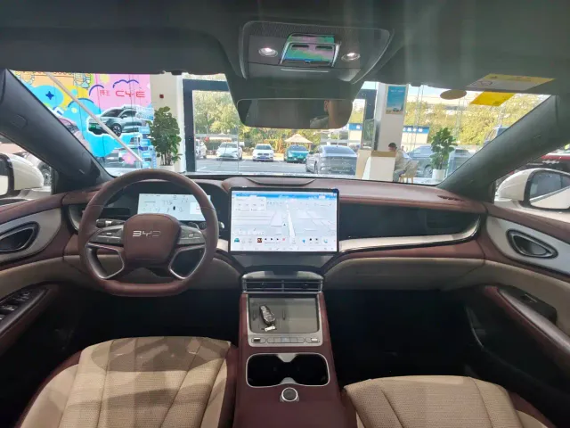 BYD Seal 07 DM-i — Фото автомобиля 14