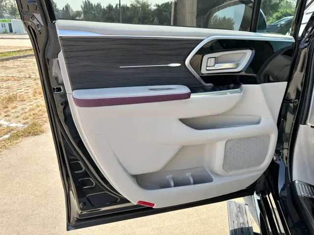 Huadong Auto Huadong Business Van — Фото автомобиля 13