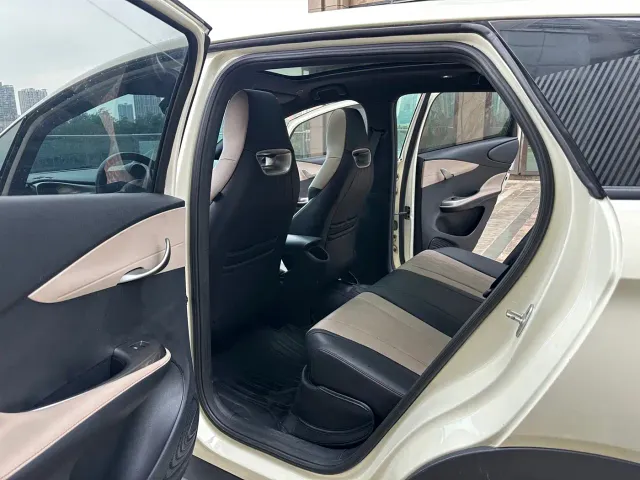 BYD Dolphin — Фото автомобиля 10