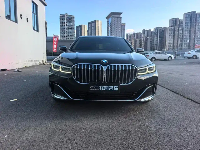 BMW 7 Series — Фото автомобиля 2