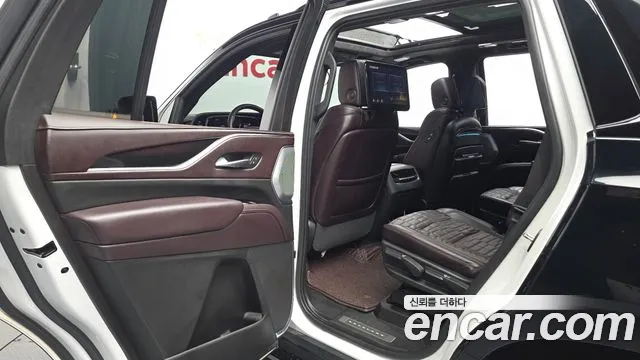 Cadillac Escalade Escalade 5 поколение — Фото автомобиля 24