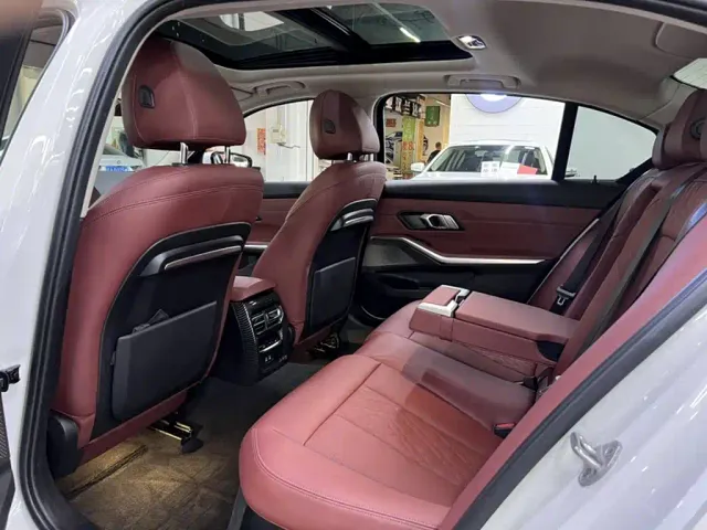 BMW 3 Series — Фото автомобиля 11