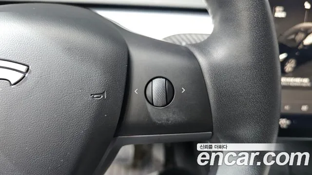 Tesla Model Y — Фото автомобиля 29