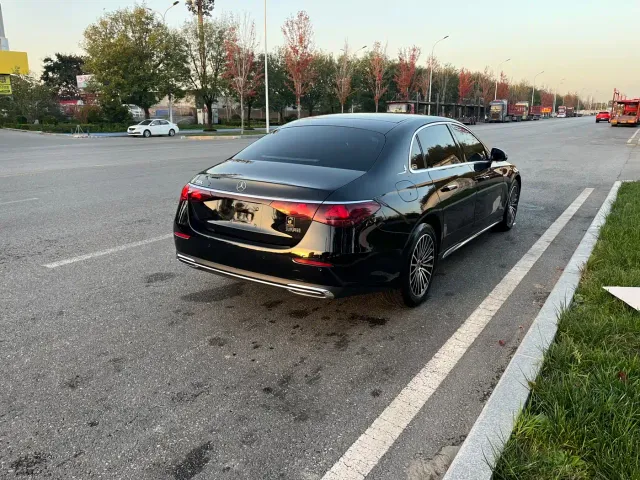 Mercedes-Benz E-Class — Фото автомобиля 21