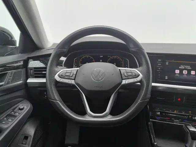 Volkswagen Passat — Фото автомобиля 11