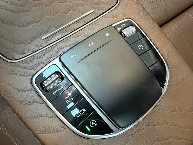 Mercedes-Benz E-Class — Фото автомобиля 6