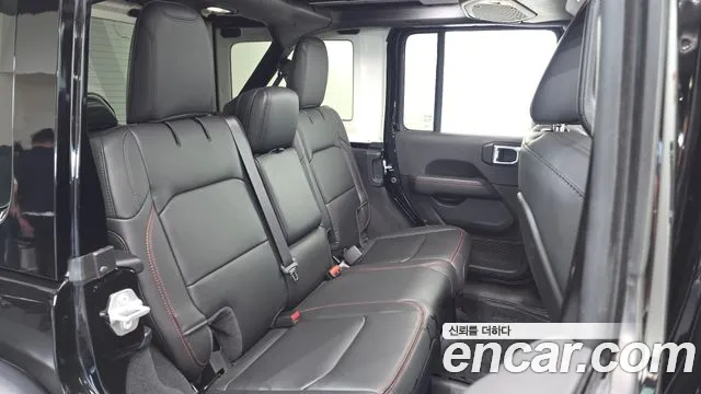 Jeep Wrangler — Фото автомобиля 17