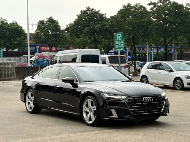 Audi A7L — Фото автомобиля 3